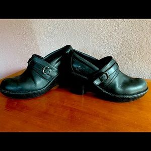 Gently worn Born casual closed back platform clogs